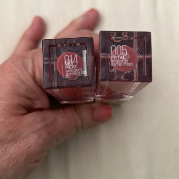 Armani revlon 🎁⭐️👀 Maybelline hyaluronic acid lifter, gloss bundle plumpers - Picture 3 of 7